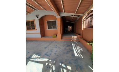 ALQUILO CASA EN LA CHORRERA VALLE DORADO 4R