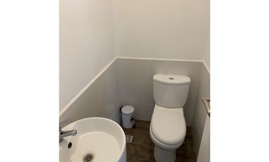 Casa con pileta en venta en La Caleta