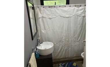 Casa con pileta en venta en La Caleta