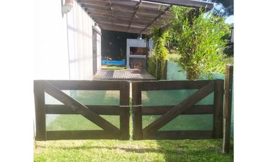 Casa con pileta en venta en La Caleta