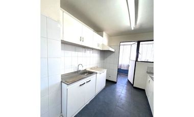 Se vende departamento remodelado en Club Hípico 3360