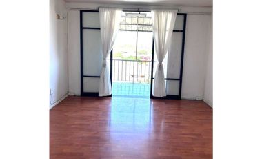 Se vende departamento remodelado en Club Hípico 3360