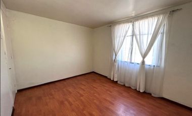 Se vende departamento remodelado en Club Hípico 3360
