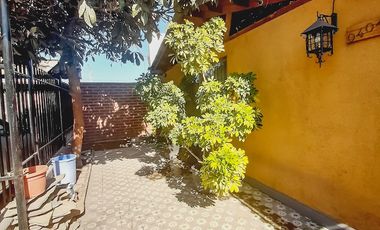 Amplia casa con Seis Piezas y Estilo en Comuna de la Granja