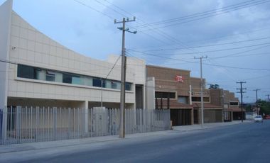 RENTA DE BODEGA 900M2 CUMBRES