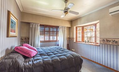Casa en venta - 3 Dormitorios 2 Baños - Cochera - 280Mts2 - Ituzaingó