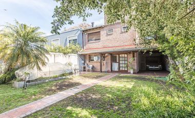 Casa en venta - 3 Dormitorios 2 Baños - Cochera - 280Mts2 - Ituzaingó