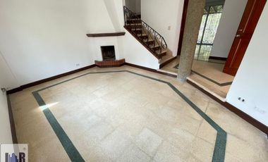 Casa en Arriendo Ubicado en Envigado Codigo 5734