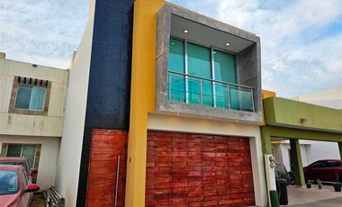 Casa en Privada sector del Valle