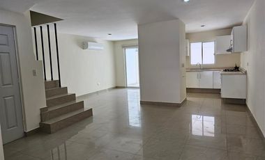 Casa en Privada sector del Valle