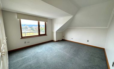 Magnífico penthouse de tres pisos a pasos de Av. Alemania