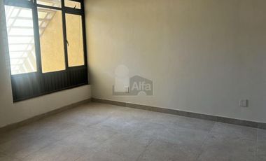 Oficina Comercial en el Centro, Lagos de Moreno, Jal. Uso Comercial planta alta