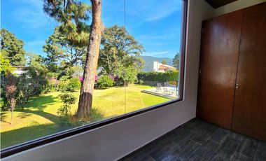 CASA EN RENTA, EN  AVNDARO.
