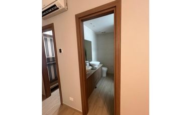 SEA CONFIABLE VENDE O ALQUILA APARTAMENTO PH MAUI