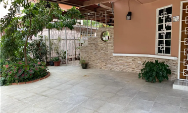 VENDO CASA EN CONDADO DEL REY