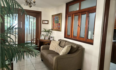 VENDO CASA EN CONDADO DEL REY