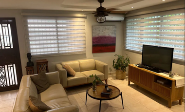 VENDO CASA EN CONDADO DEL REY