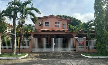VENDO CASA EN CONDADO DEL REY