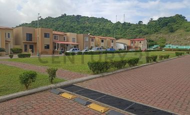 Venta Casa en Urbanización La Joya, 3 Dorm, La Aurora AleL