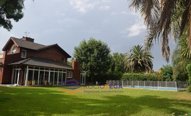 Casa a la venta en Country Banco Provincia