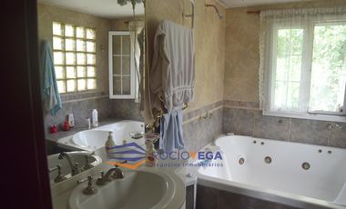 Casa a la venta en Country Banco Provincia