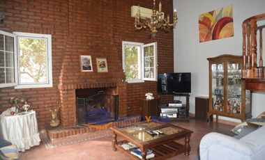 Casa a la venta en Country Banco Provincia