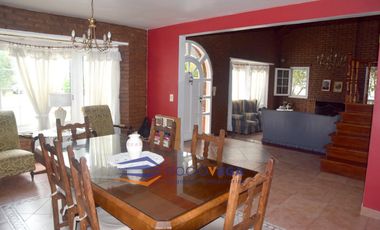 Casa a la venta en Country Banco Provincia