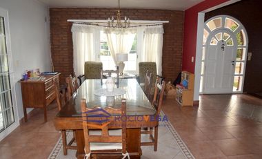 Casa a la venta en Country Banco Provincia
