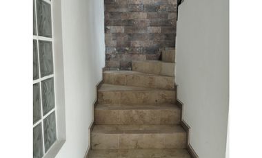 VENDO LINDA CASA EN EL CENTRO DE CAJICA