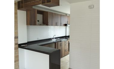 VENDO LINDA CASA EN EL CENTRO DE CAJICA