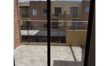 VENDO LINDA CASA EN EL CENTRO DE CAJICA