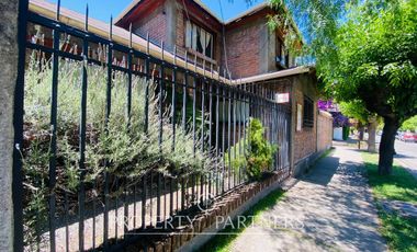 Santa Cruz, Estupenda Casa con Excelente Ubicación