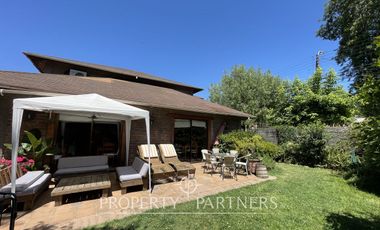 Santa Cruz, Estupenda Casa con Excelente Ubicación