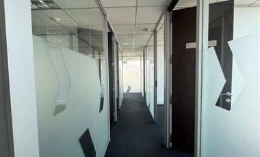 Oficina en Arriendo en Isidora Goyenechea 3000