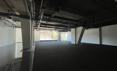Local Comercial en Arriendo en Isisora Goyenechea 3000