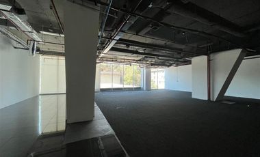 Local Comercial en Arriendo en Isisora Goyenechea 3000