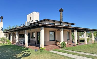 Casa en  PRADOS DE LA ADELINA CLUB DE CAMPO GUALEGUAYCHU
