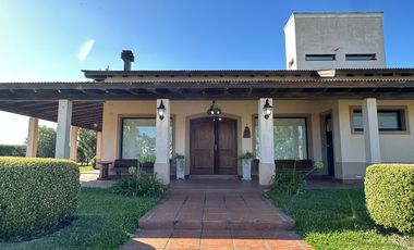 Casa en  PRADOS DE LA ADELINA CLUB DE CAMPO GUALEGUAYCHU