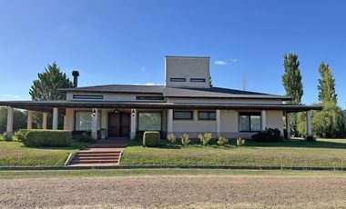 Casa en  PRADOS DE LA ADELINA CLUB DE CAMPO GUALEGUAYCHU