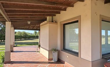 Casa en  PRADOS DE LA ADELINA CLUB DE CAMPO GUALEGUAYCHU