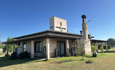 Casa en  PRADOS DE LA ADELINA CLUB DE CAMPO GUALEGUAYCHU
