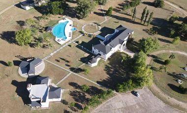 Casa en  PRADOS DE LA ADELINA CLUB DE CAMPO GUALEGUAYCHU