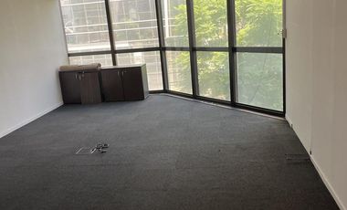 Excelentes oficinas en alquiler sobre Av del Libertador próximas a Av Gral Paz