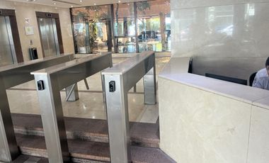 Excelentes oficinas en alquiler sobre Av del Libertador próximas a Av Gral Paz