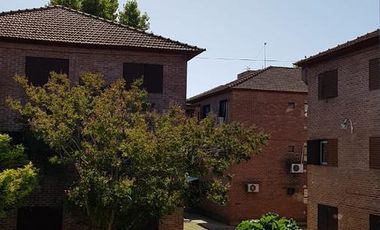Departamento en venta - 2 Dormitorios 1 Baño 1 Cochera - 54Mts2 - Tolosa