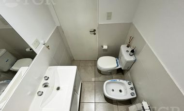 Casa  en Venta- Casas de Santa Guadalupe - Pilar del Este-Jardin-Parrilla-3 ambientes.