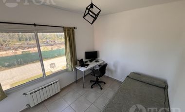 Casa  en Venta- Casas de Santa Guadalupe - Pilar del Este-Jardin-Parrilla-3 ambientes.