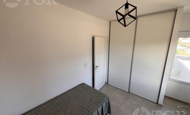 Casa  en Venta- Casas de Santa Guadalupe - Pilar del Este-Jardin-Parrilla-3 ambientes.