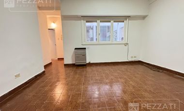 Departamento en  alquiler de 2 ambientes. Zona Centro. Contrafrente. Lavadero