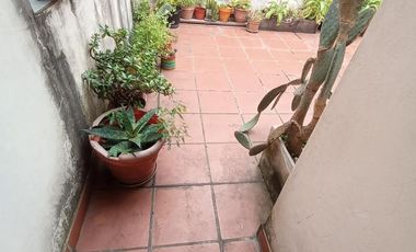 PH con terraza y parrilla reciclado a nuevo tipo loft en Constitución zona hospitales